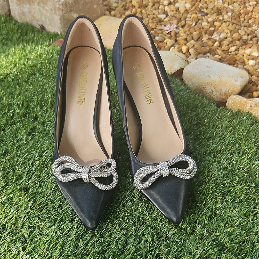 Dream Pairs Black Heels with Rhinestone Bows Size 8